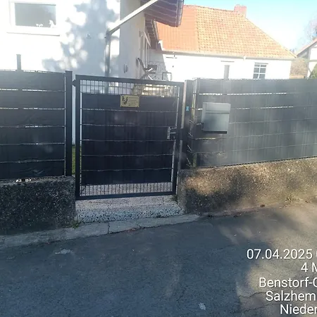 Apartment Exklusives Lichtdurchflutetes Incl Gaestegarten Umzaeunt