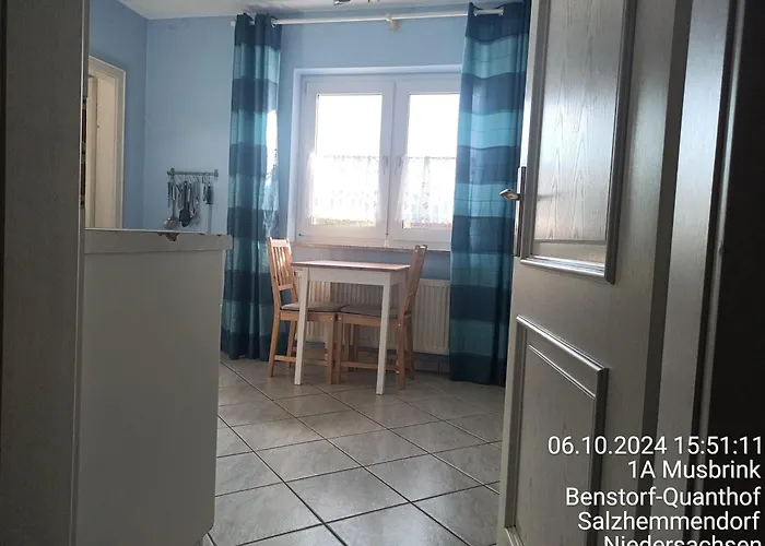 Exklusives Lichtdurchflutetes Incl Gaestegarten Umzaeunt