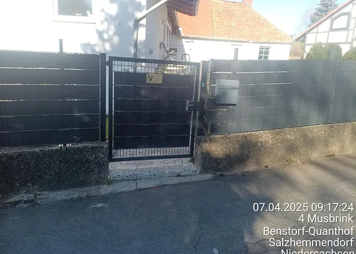 Apartment Exklusives Lichtdurchflutetes Incl Gaestegarten Umzaeunt