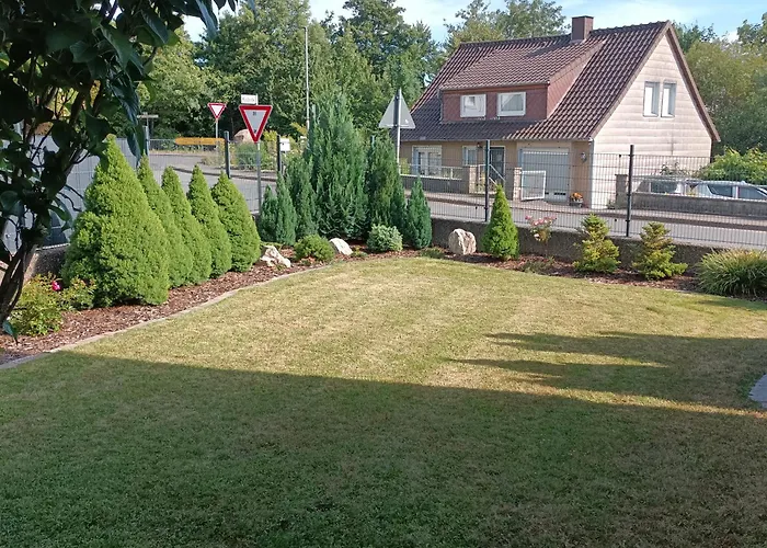 Exklusives Lichtdurchflutetes Incl Gaestegarten Umzaeunt *